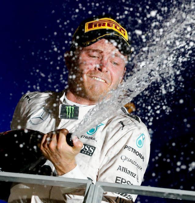 Rosberg, trionfo e vetta: sul podio Ricciardo e Lewis 