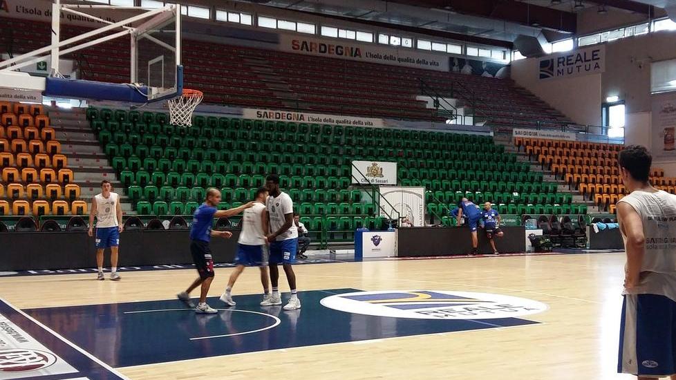 La Dinamo “scopre” Olaseni