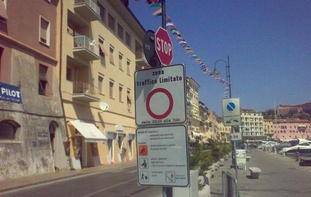 Stop alla ztl estiva in Calata 