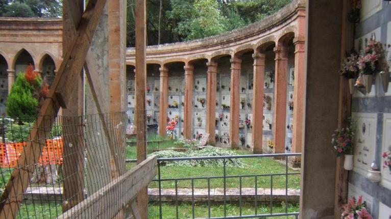 Degrado al cimitero l’attacco di Gragnoli
