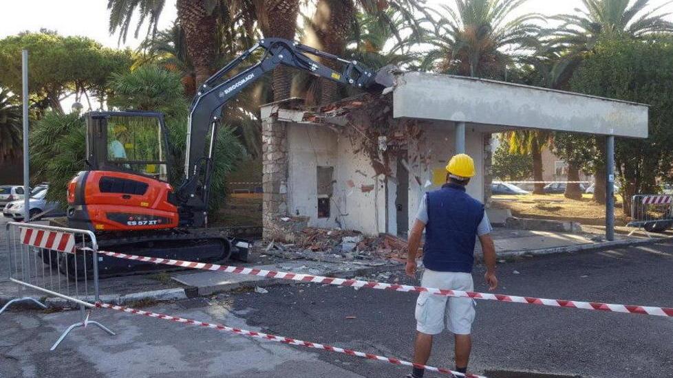 Ruspe all’ex distributore