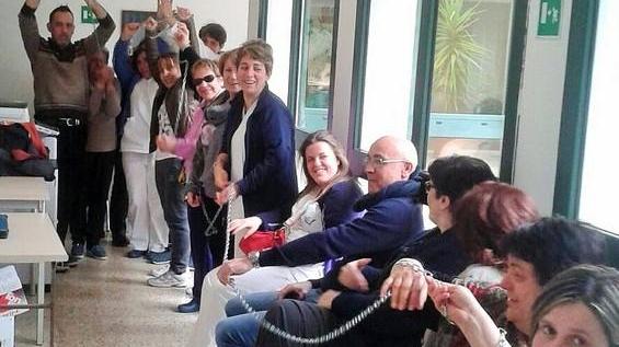I sindacati: subito l’ingresso nell’azienda