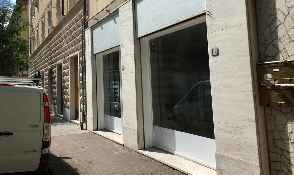 Svuotato il negozio prima dell’apertura
