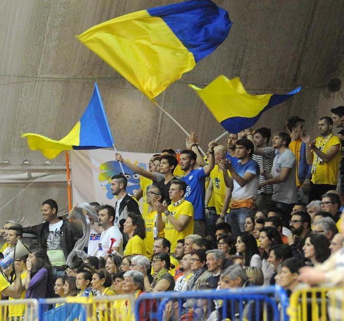 DOMANI FESTA CON LA MAREA GIALLOBLù