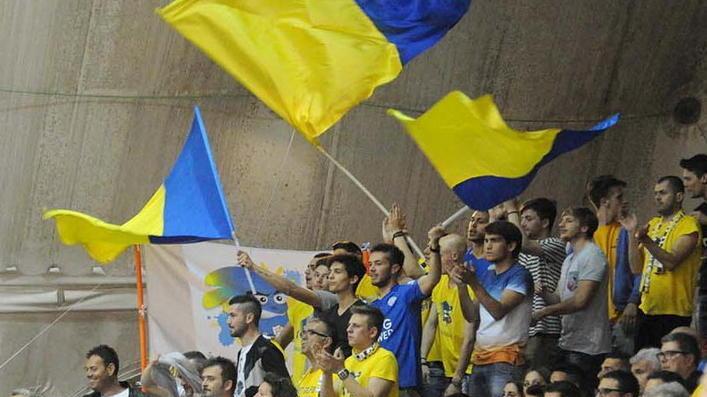 DOMANI FESTA CON LA MAREA GIALLOBLù