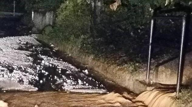 La via per Colonnata diventa un torrente