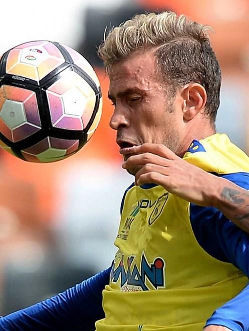 Floro Flores si candida per una maglia 