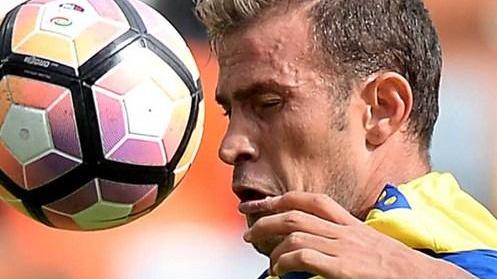 Floro Flores si candida per una maglia