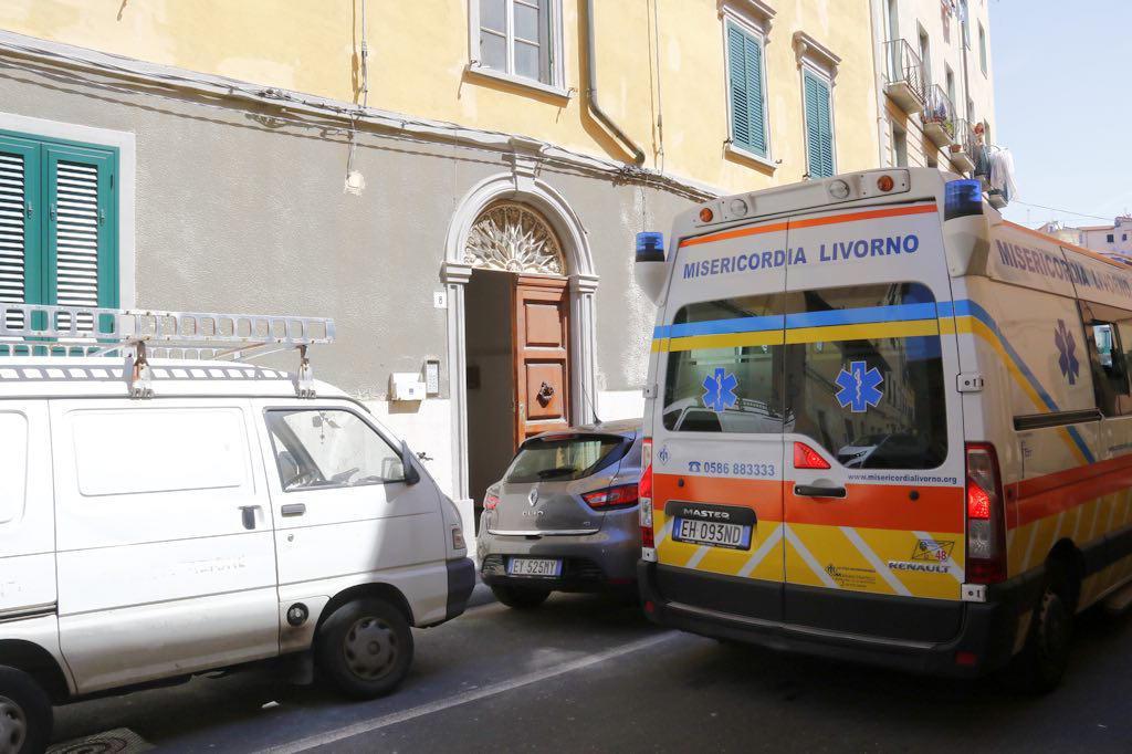Donna di 52 anni investita da uno scooter alla chiesa dell'Apparizione 