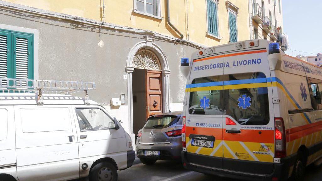 Donna di 52 anni investita da uno scooter alla chiesa dell'Apparizione