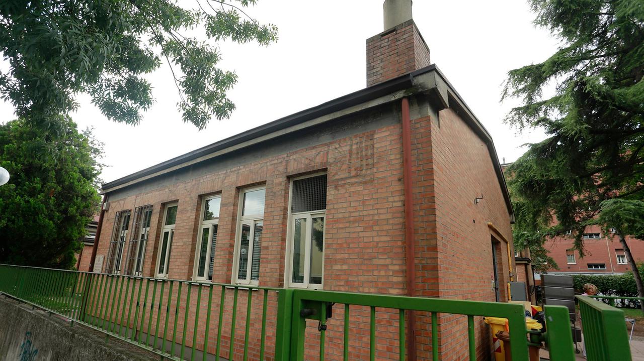 Scuole Edison di Modena, tornano i vandali. Preso di mira il nido: i bambini restano a casa