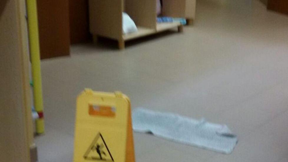 Piove nelle aule della scuola materna