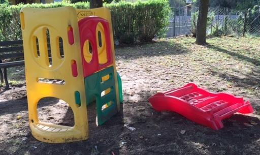 Vandali al parco di Bozzano 