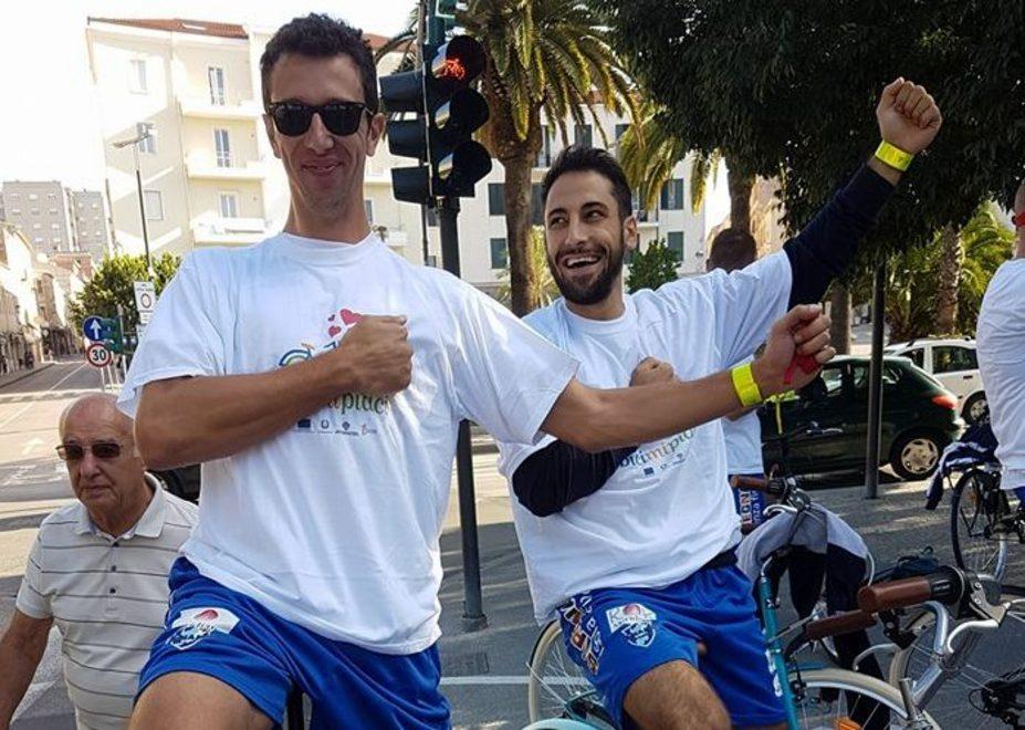 I giganti della Dinamo per la prima pedalata 