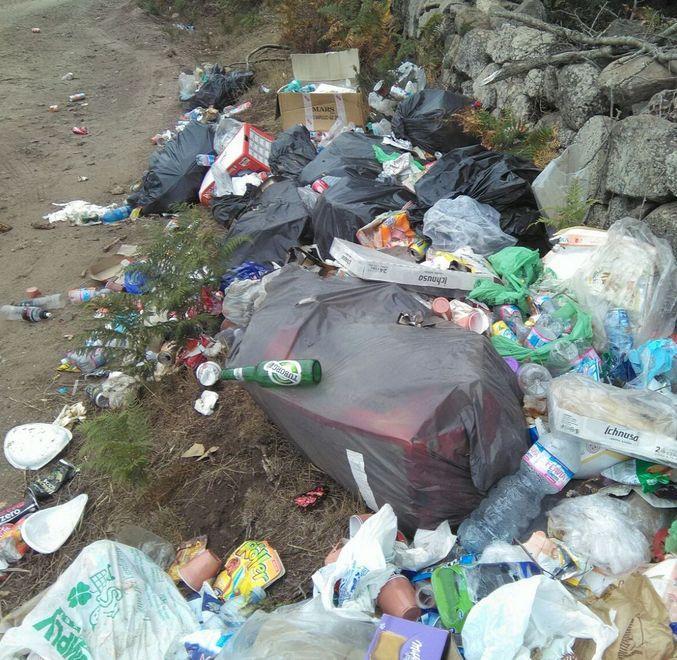 Discarica abusiva nelle campagne di Pischina Ruia 