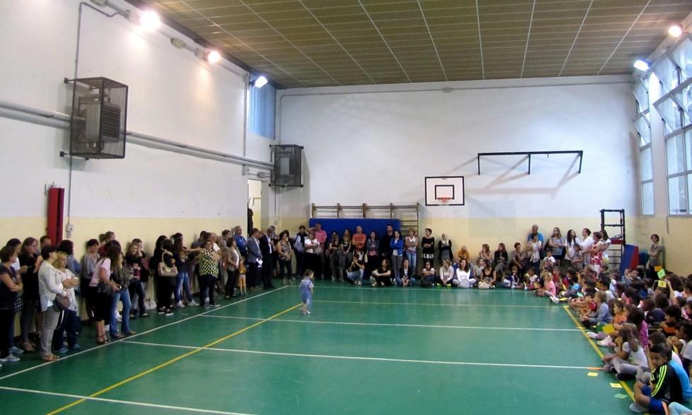 Una festa a colori alla scuola Menotti