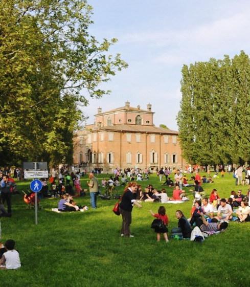 In bicicletta a Villa Sorra a Castelfranco. Poi pranzo e aratura 