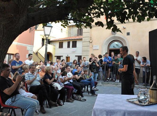 Dal vernacolo alla satira con i classici e la prosa nelle vie di Montecalvoli