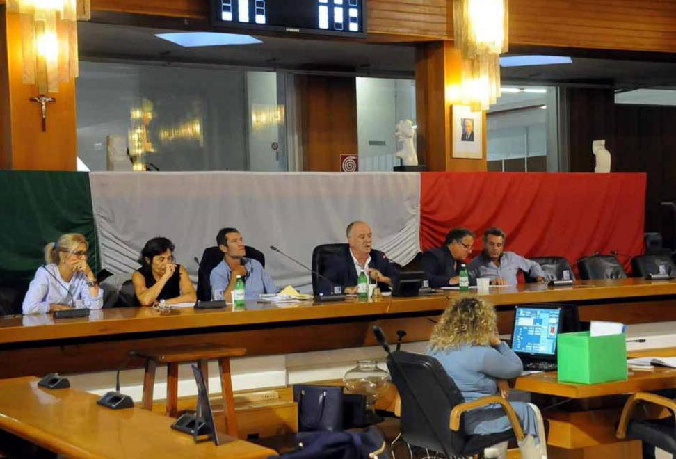 De Lauretis: la sanità apuana non è di serie B 
