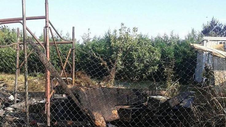 Incendio di attrezzature indagano i carabinieri