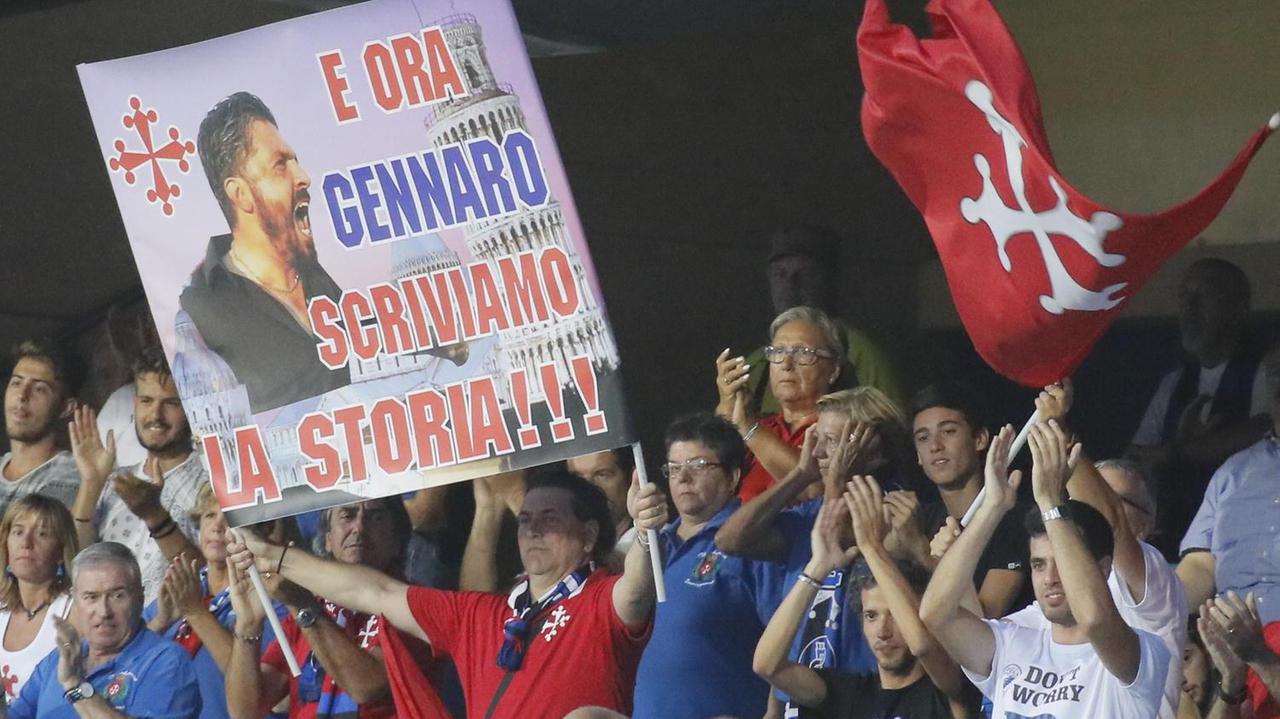 Pisa-Ascoli, una “catena umana” di tifosi fuori dallo stadio