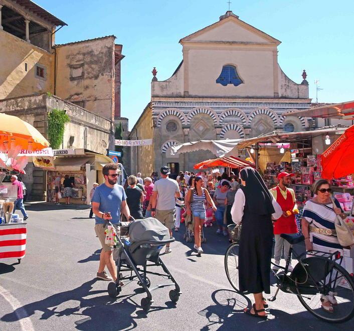Passeggiata alla scoperta della città dei bambini