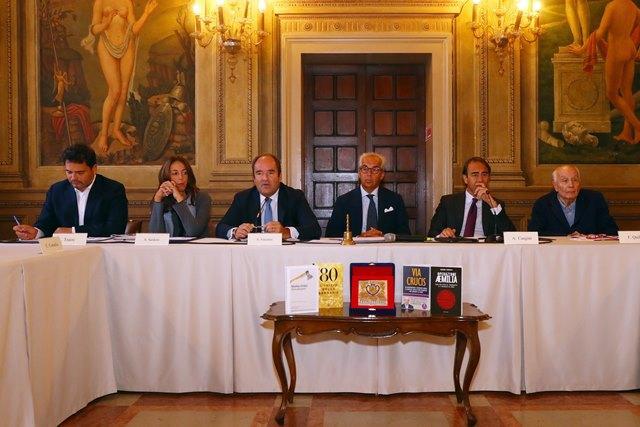 Corsa serrata a quattro per l'Aquila d'oro 