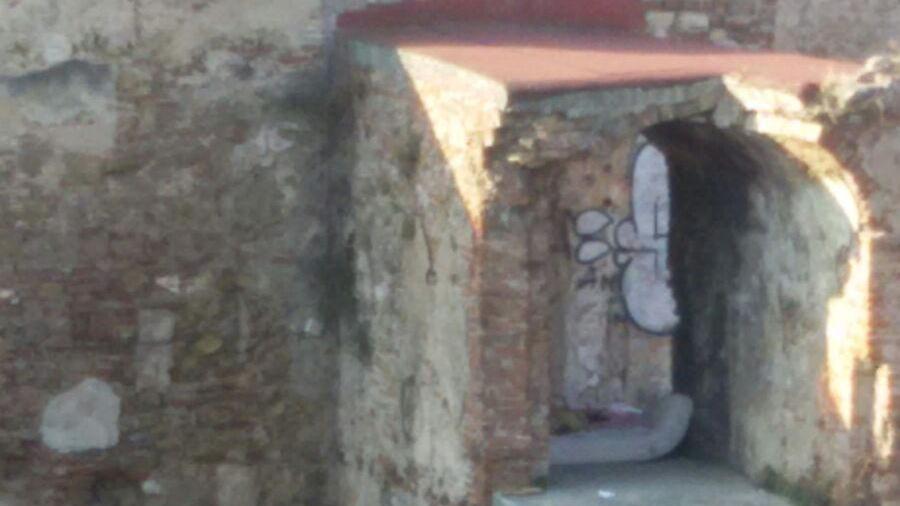 In Fortezza Nuova la sua camera da letto, allontanato un giovane senzatetto