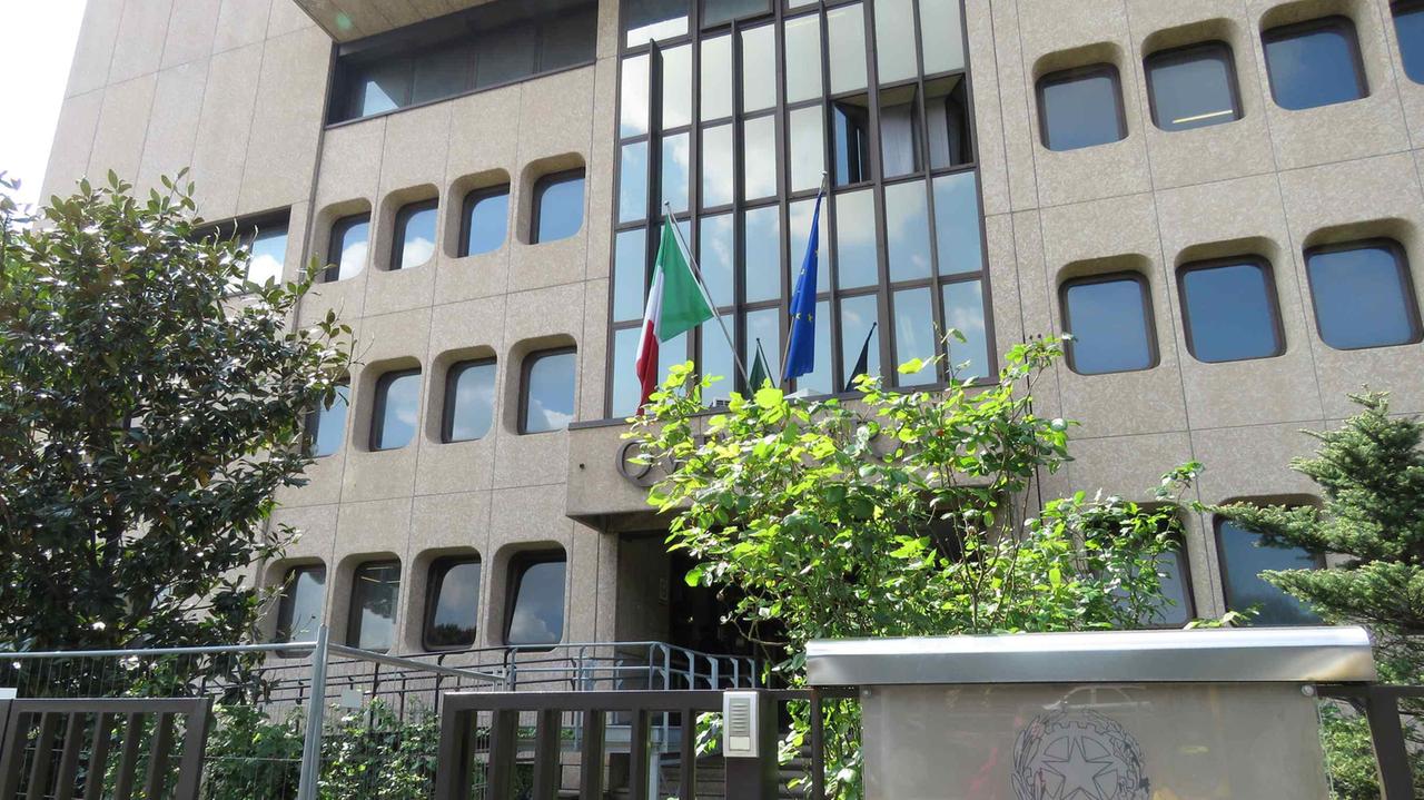 Latitante da 8 anni, sceglie di costituirsi