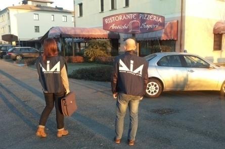 ’Ndrangheta, il diktat del clan: «Cedi le tue quote del ristorante» 