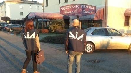 ’Ndrangheta, il diktat del clan: «Cedi le tue quote del ristorante»