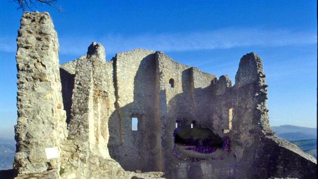 Canossa, dopo due secoli al via gli scavi archeologici