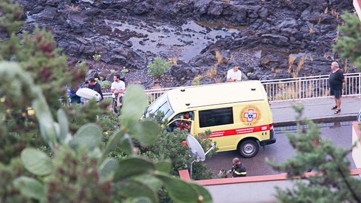 I soccorsi del climber ferito (foto Luciano Vettorato)