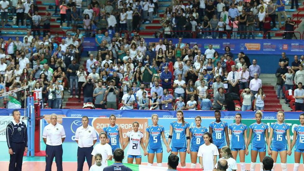 Il pubblico al Palaterme per le qualificazioni agli Europei di volley (Nucci)