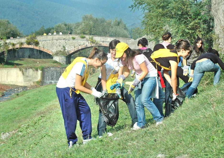 Giardini, piazze e le Fornaci saranno liberati dai rifiuti