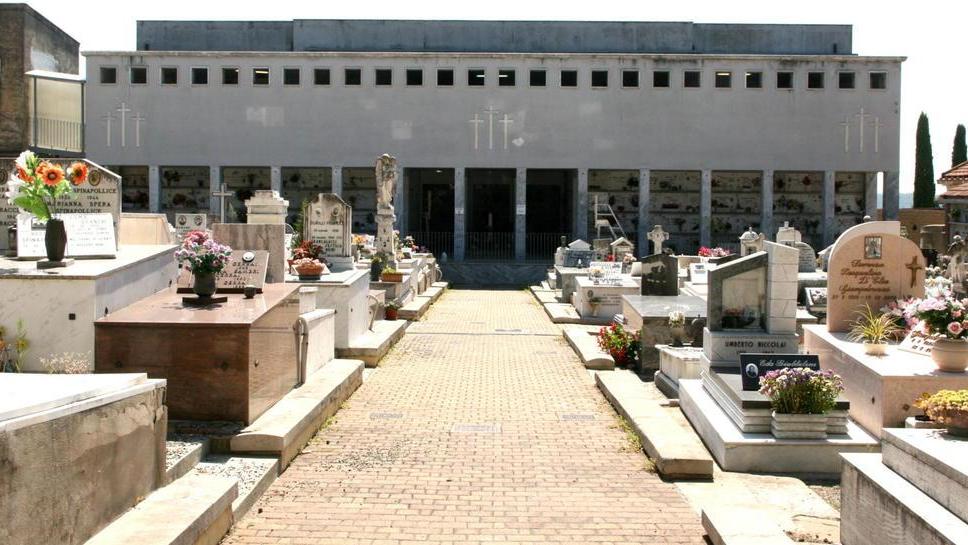 Cimiteri, via al rinnovo delle concessioni