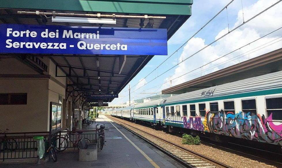Alla stazione tornano i nomi di Seravezza e Querceta