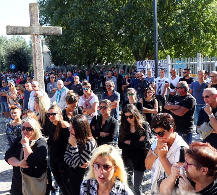 L'urlo silenzioso di una Comacchio in lutto