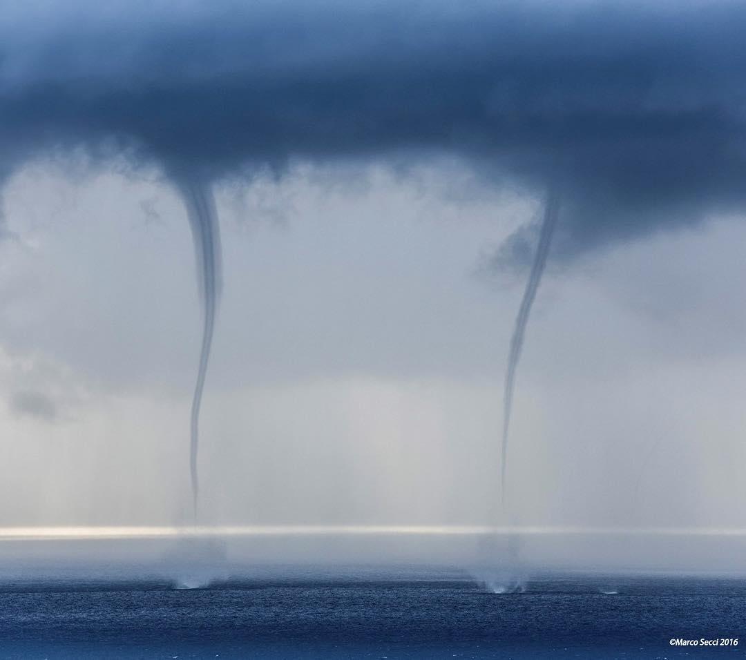 Le due trombe marine fotografate vicino a Serpentara