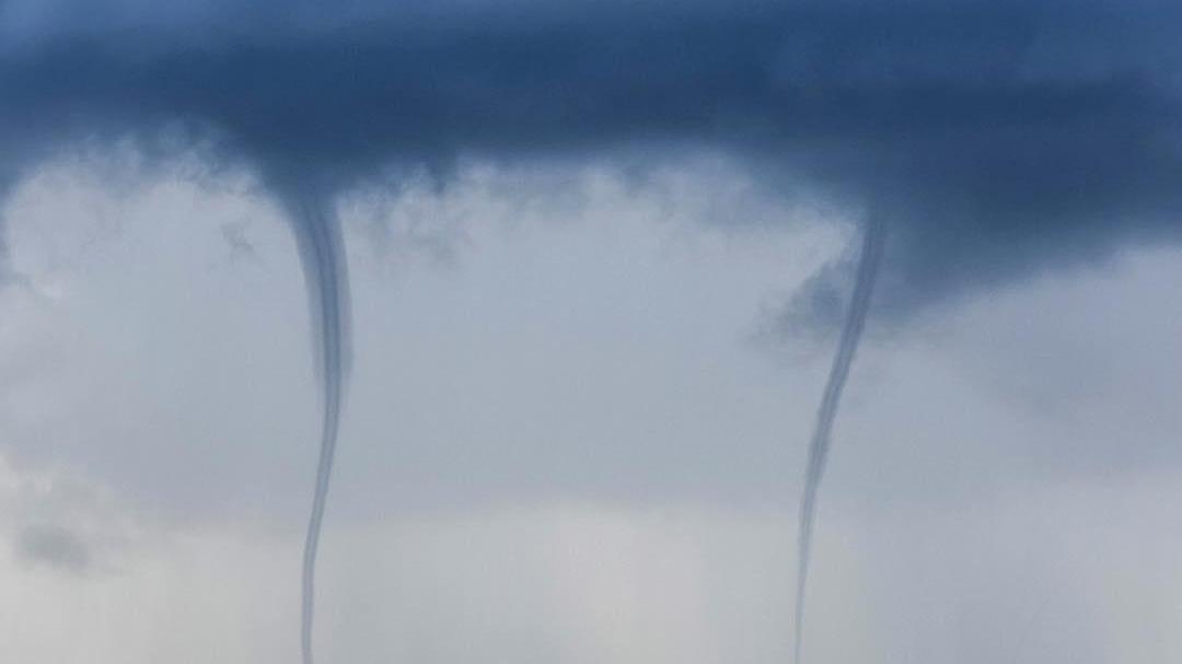 Le due trombe marine fotografate vicino a Serpentara