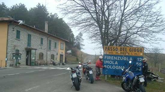 Motociclisti al passo del Giogo (archivio)
