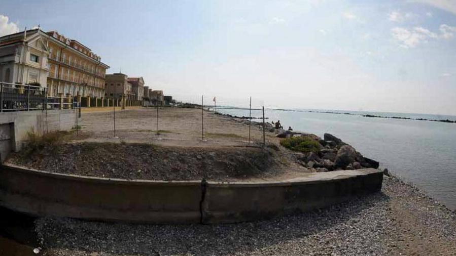 Tra erbacce e argini crollati se arrivano le alluvioni a Massa è dura