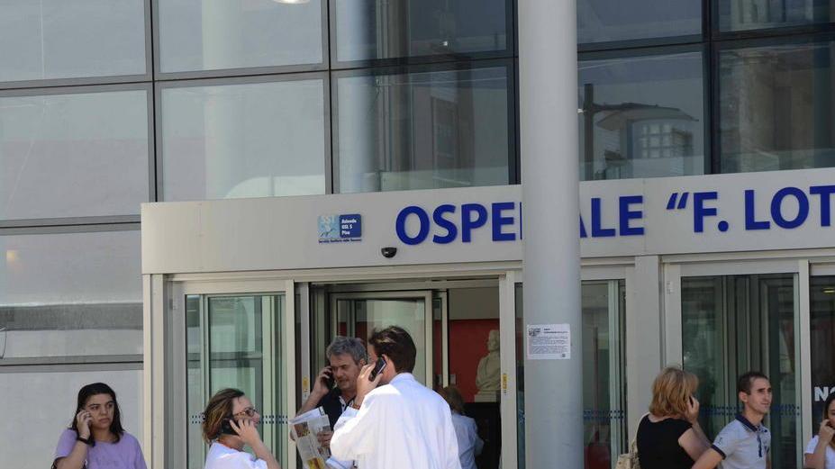 L'ingresso dell'ospedale Lotti di Pontedera