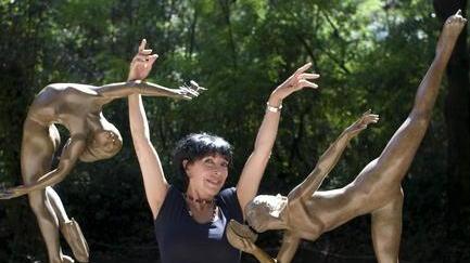 La scultrice che fa danzare la materia