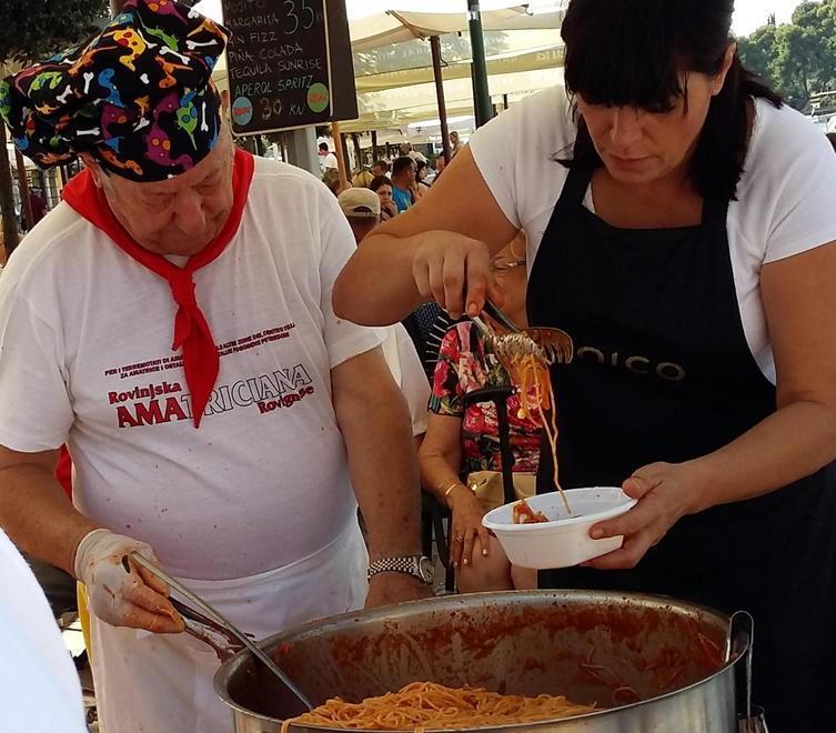 Un’amatriciana per i terremotati