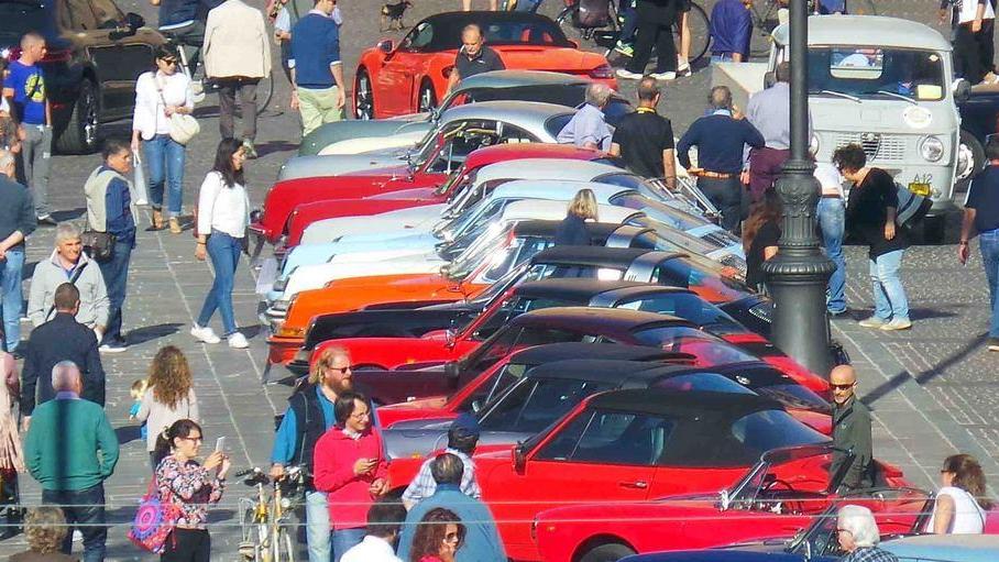 Le auto storiche sul Listone
