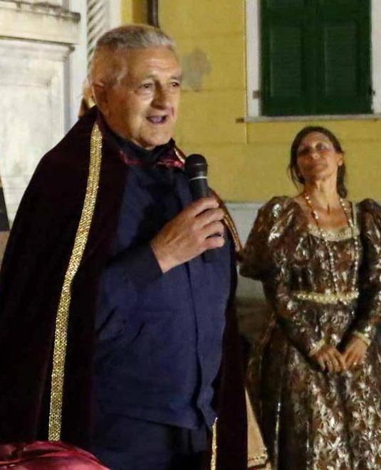 Corrado Orrico insignito del titolo di cavaliere crociato di Massa