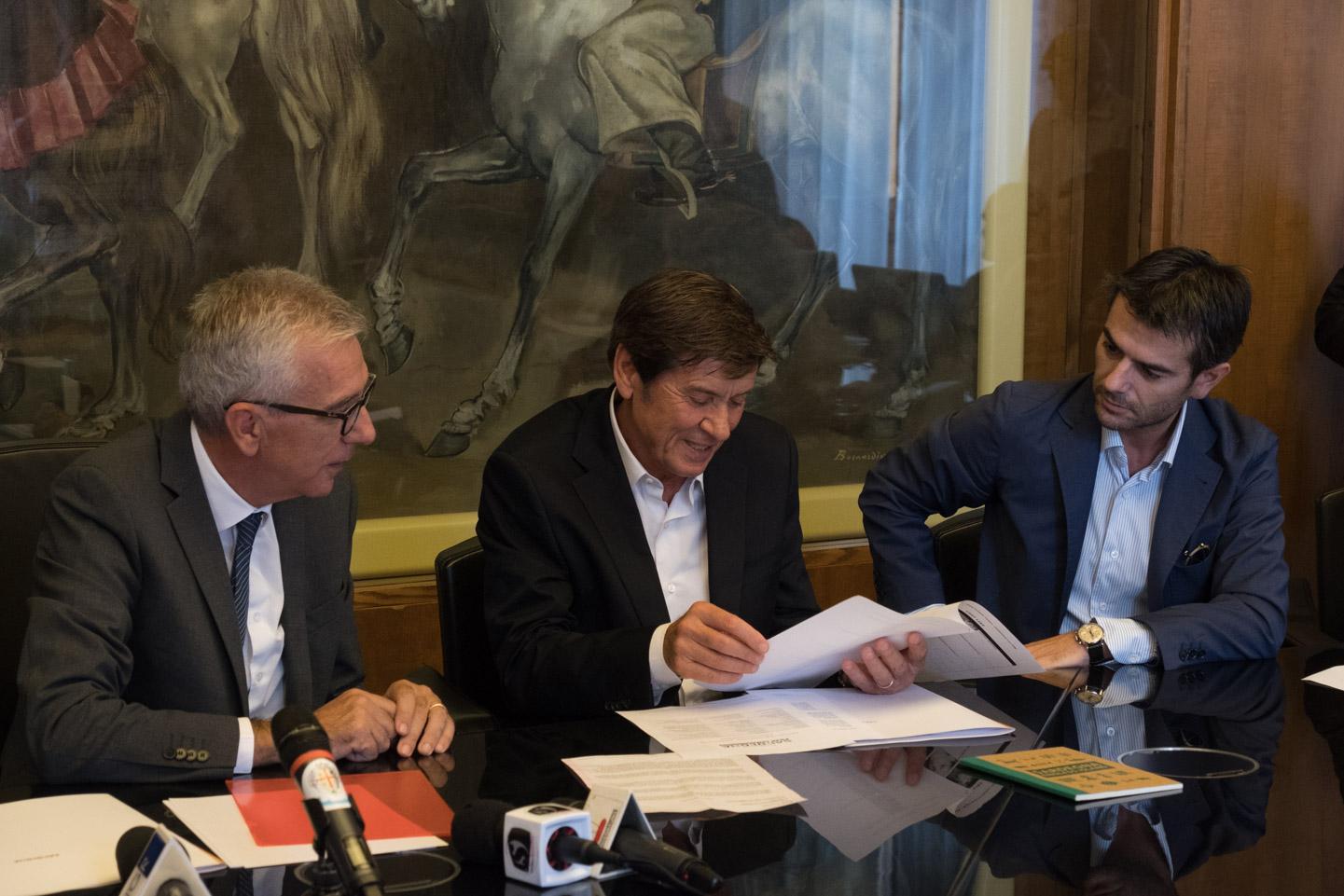 Gianni Morandi con Francesco Pigliaru e Massimo Zedda