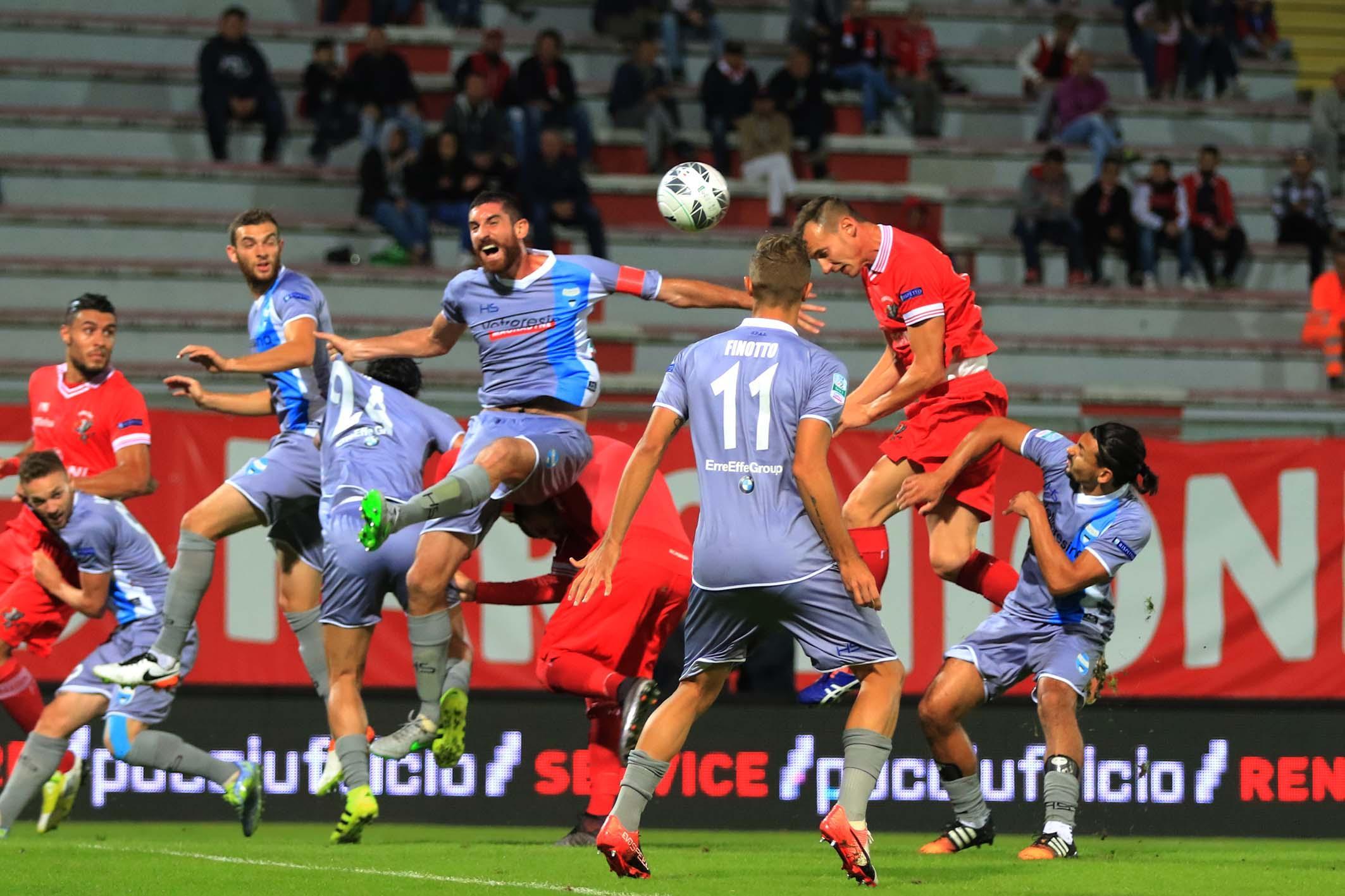 Il Perugia fa grigia la Spal, con lo zampino dell'arbitro