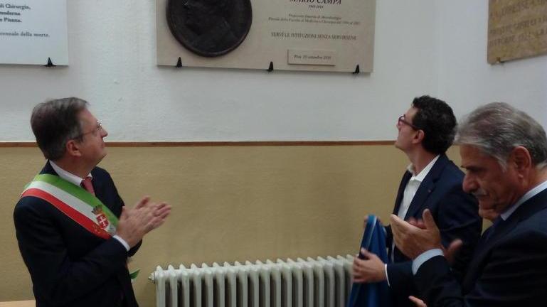 Omaggio dell’ateneo al prof Campa